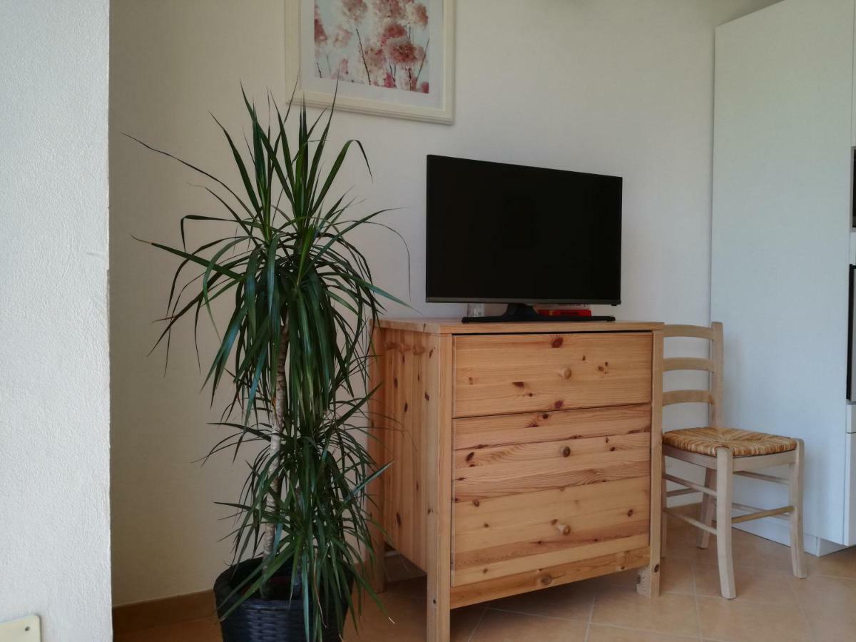 オヴァーダCasa Carolineアパートメント エクステリア 写真