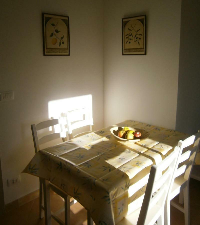 オヴァーダCasa Carolineアパートメント エクステリア 写真